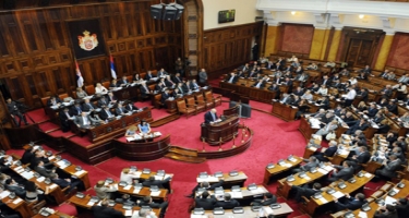 Serbiya parlamenti fövqəladə vəziyyətin ləğv edilməsini dəstəkləyib
