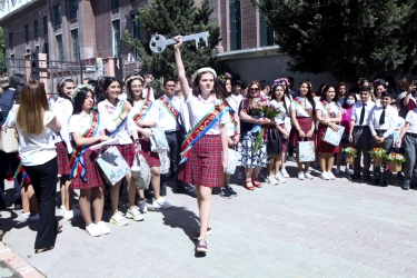 BDU-nun “Gənc istedadlar” liseyində “Son zəng” (FOTO)