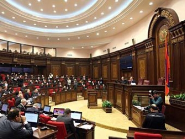 Ermənistan parlamentinin iki deputatı koronavirusa yoluxub