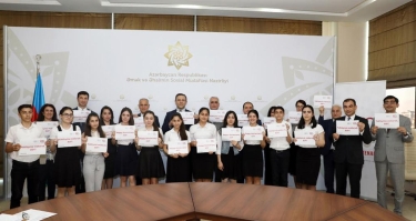 “Əməyin gələcəyi” mövzusunda inşa müsabiqəsinin qalibləri mükafatlandırılıb (FOTO)